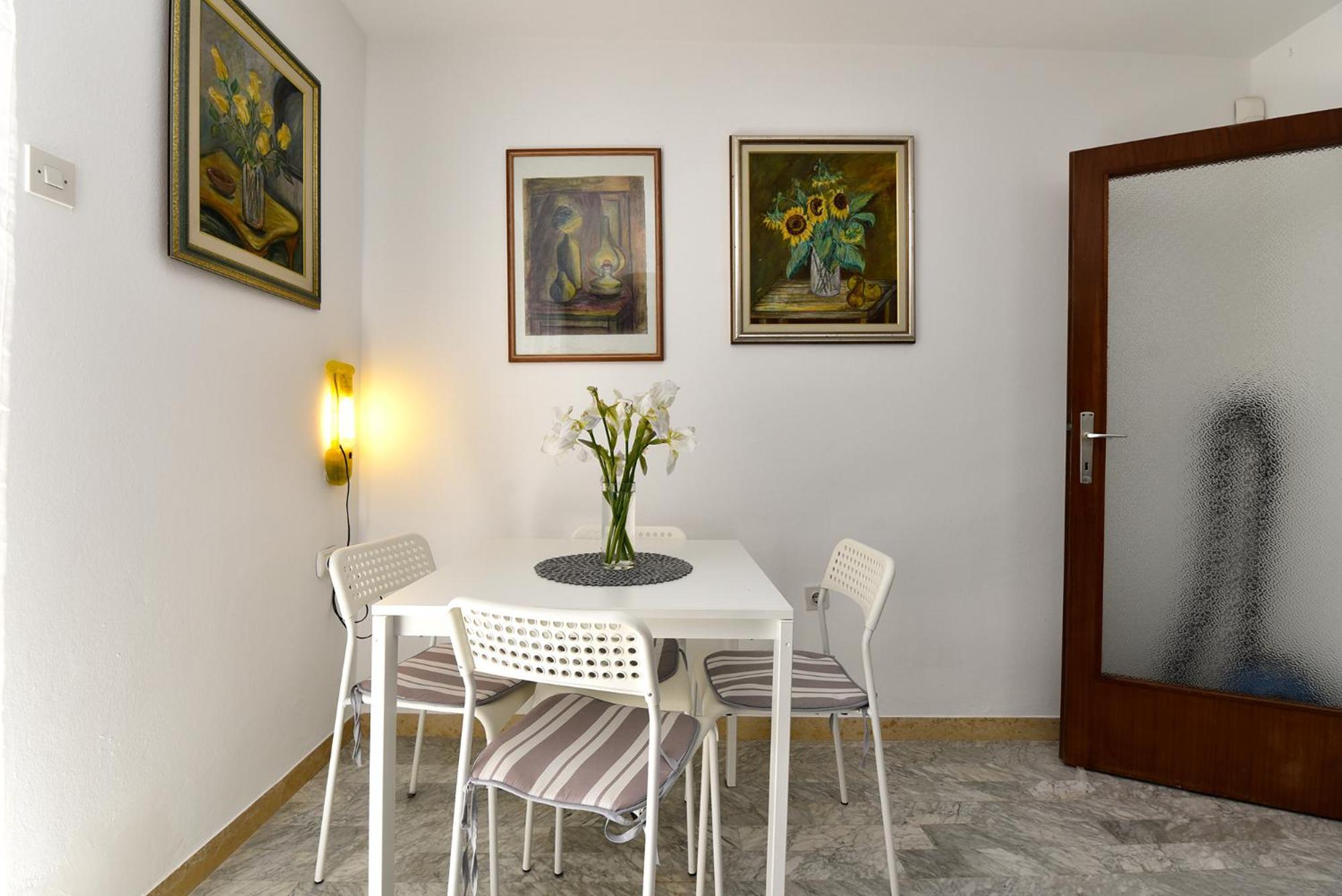 Apartments Vlasta 1410 Premantura Bagian luar foto